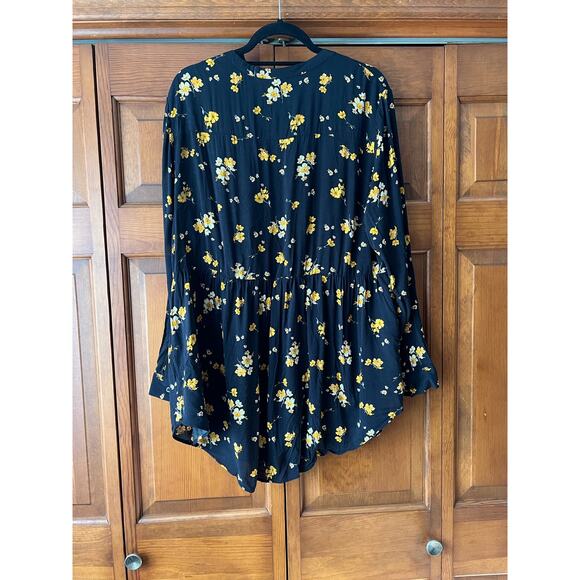 Torrid Women's Button Front Floral Babydoll Tunic Top Yellow Black Size 2 - Picture 4 of 11
